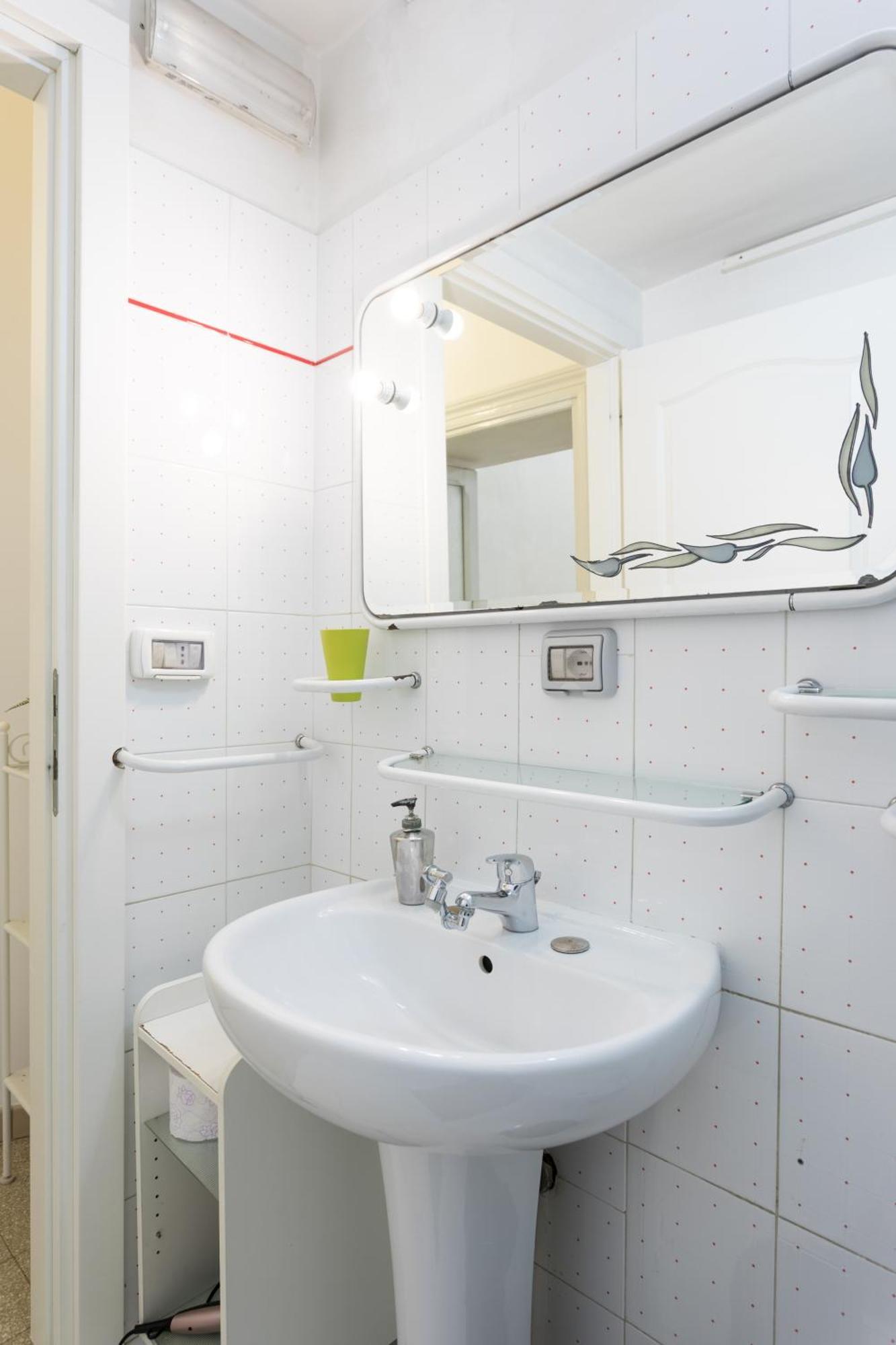 Bed & Breakfast Da Alessia Per Dormire Al Coppedé 3*